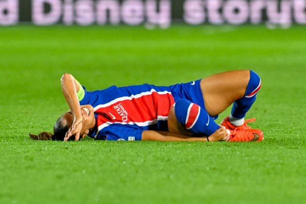 September 22, 2026, Madrid, Madrid, Spain: 7 SAKINA KARCHAOUI of Paris Saint-Germain FC gets injured during the Women s Champions League match between REAL MADRID FEMENINO and PARIS SAINT-GERMAIN FC, held on September 22, 2026, in Valdebebas, Madrid, Spain. The Women s Champions League Match REAL MADRID - PARIS SAINT-GERMAIN FC (22.09.26)  - ZUMAc312 20260922_zsp_c312_037 Copyright: xOscarxManuelxSanchezx