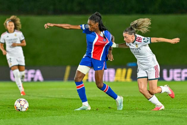 September 22, 2026, Madrid, Madrid, Spain: 18 NAOMIE FELLER of Paris Saint-Germain FC and 19 EVA NAVARRO of Real Madrid CF Femenino disputes a ball during the Women s Champions League match between REAL MADRID FEMENINO and PARIS SAINT-GERMAIN FC, held on September 22, 2026, in Valdebebas, Madrid, Spain. Madrid Spain - ZUMAc312 20260922_zsp_c312_017 Copyright: xOscarxManuelxSanchezx