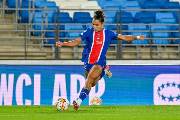 September 22, 2026, Madrid, Madrid, Spain: 12 ISABELA of Paris Saint-Germain FC pases the ball during the Women s Champions League match between REAL MADRID FEMENINO and PARIS SAINT-GERMAIN FC, held on September 22, 2026, in Valdebebas, Madrid, Spain. The Women s Champions League Match REAL MADRID - PARIS SAINT-GERMAIN FC (22.09.26)  - ZUMAc312 20260922_zsp_c312_044 Copyright: xOscarxManuelxSanchezx