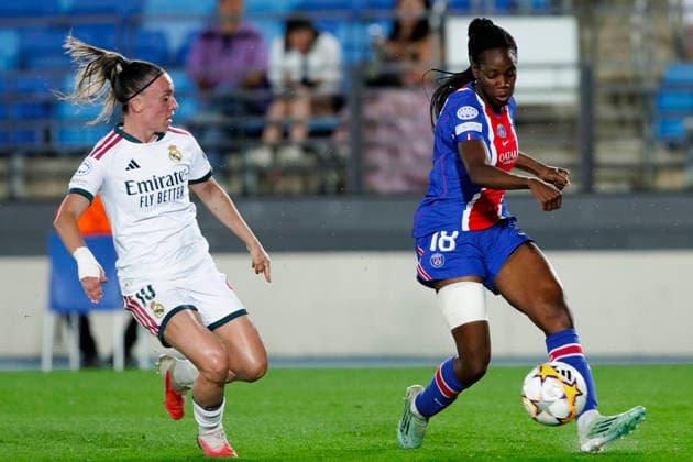 UEFA Women s Champions League - Real Madrid vs Paris Saint-Germain MADRID, SPAIN -September 22:Naomie Feller of Paris Saint-Germain and Eva Navarro of Real Madrid in action during the UEFA Women s Champions League match between Real Madrid and Paris Saint-Germain at Alfredo Di Stefano stadium in Madrid.(Photo by Guille Martinez f22photo) Madrid Alfredo Di Stefano Stadium Spain Copyright: xGuillermoxMartinezx
