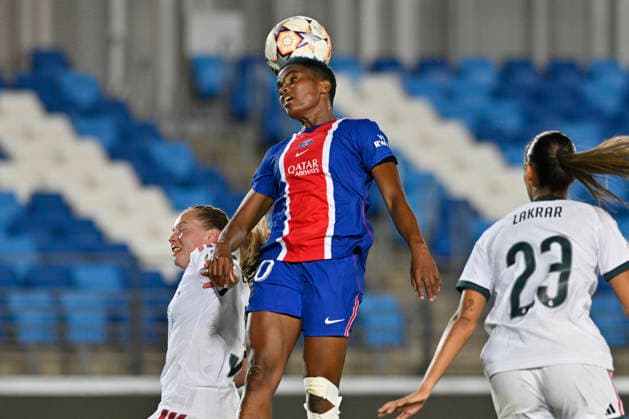 September 22, 2026, Madrid, Madrid, Spain: 10 RASHEEDAT AJIBADE of Paris Saint-Germain FC disputes a ball during the Women s Champions League match between REAL MADRID FEMENINO and PARIS SAINT-GERMAIN FC, held on September 22, 2026, in Valdebebas, Madrid, Spain. Madrid Spain - ZUMAc312 20260922_zsp_c312_084 Copyright: xOscarxManuelxSanchezx