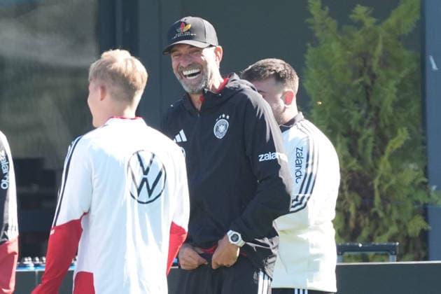 National Team Coach Jürgen Klopp (Germany) is having fun at practice at HerzoBase on September 23, 2026. German National Team: Nations League Final Practice at Home Ground, HerzoBase, World of Adidas, Herzogenaurach