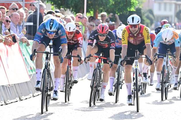 Omloop van het Houtland 2026 Cycling Race LICHTERVELDE, BELGIUM - SEPTEMBER 23 : Merlier Tim (BEL) of Soudal Quick-Step wins the sprint , second place for Aniolkowski Stanislaw (POL) of Cofidis during the 80th edition of Omloop van het Houtland an UCI Class 1.1 one day cycling road race for Men Elite of 190 km with start in Zedelgem and finish in Lichtervelde on September 23, 2026 in Lichtervelde, Belgium, 23 09 2026 Lichtervelde Belgium  Copyright: xJanxDexMeuleneirx