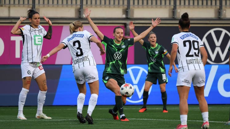 VfL vs. Graz, Women s Europa League Qualifiers, Wolfsburg, September 23, 2026, Soccer, Women s, VfL Wolfsburg vs. SK Sturm Graz, UEFA Women s Europa League Qualifiers, Round 2, 2026–2027 Season, Merel Bormans (Graz), Lara Prasnikar (VfL Wolfsburg), AOK Stadium, Lower Saxony, Germany