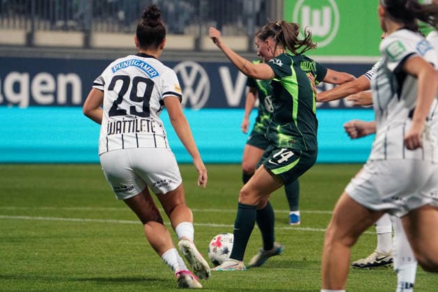 Germany Soccer UEFA Women s Europa Cup 2026–2027, Qualifying Round 2, First Leg: VfL Wolfsburg vs. SK Sturm Graz at AOK Stadium Wolfsburg; Goal by Smilla Vallotto of VfL Wolfsburg Women, 14 Copyright: xAymanxAlahmedx