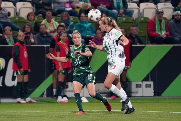 Germany Soccer UEFA Women s Europa Cup 2026–2027, Qualifying Round 2, First Leg: VfL Wolfsburg vs. SK Sturm Graz at AOK Stadium, Wolfsburg; header by Merel Bormans of Sturm Graz, 3; Svenja Huth of VfL Wolfsburg Women, 10 Copyright: xAymanxAlahmedx