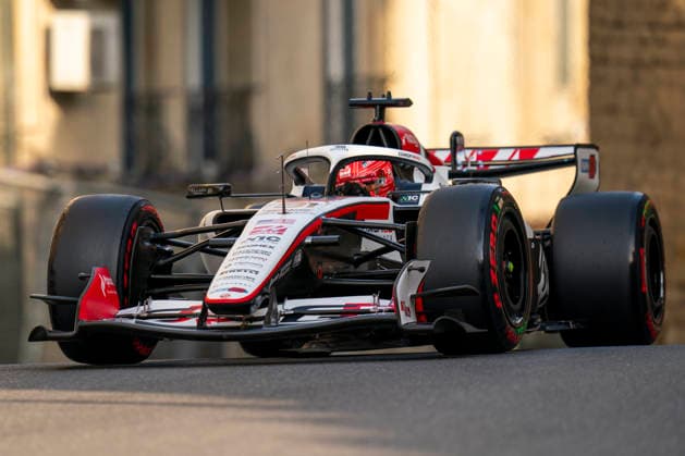 FORMULA 1 AZERBAIJAN GRAND PRIX 2026 Esteban Ocon (FRA) 31 Haas F1 Team qualifying during the Formula 1 Qatar Airways Azerbaijan Grand Prix 2026, Round 15 of the 2026 Formula 1 World Championship, WM, Weltmeisterschaft from 24th - 26th September 2026 at the Baku City Circuit, Baku, Azerbaijan. Credit: Robbie Hoad Every Second Media Editorial use only. All images are copyright Every Second Media Limited. No images may be reproduced without prior permission. Copyright: xIMAGO EveryxSecondxMediax ESM-2183-0346 RobbiexHoadx xEveryxSecondxMediax
