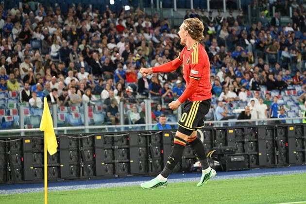 IPA88970991 - Mika Godts of Belgium celebrates scoring a goal to make it 0-1 during the UEFA Nations League soccer match between Italy and Belgium at the Olimpico Stadium on September 25, 2026, in Rome, Lazio. During the Italy vs. Belgium UEFA Nations League soccer match in Rome, Italy, on September 25, 2026  Copyright: xRobertoxRamaccia IPAxSportx xx IPA88970991