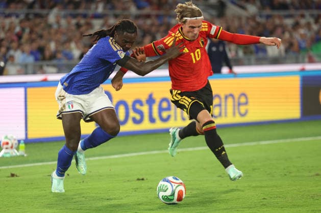 SOCCER - UEFA Nations League - Italy vs. Belgium Photo by IPA ABACAPRESS.COM88971315 - Rome, Italy — September 25, 2026: Moise Kean (forward) of Italy and Mika Gods of Belgium in action during Matchday 1 of the 2026–2027 UEFA Nations League between Italy and Belgium at the Olympic Stadium in Rome. Rome Italy  Copyright: xIPAxSport ABACAx
