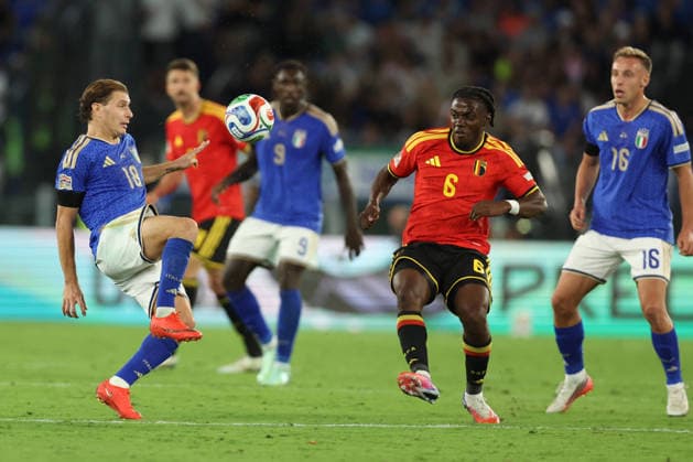 SOCCER - UEFA Nations League - Italy vs. Belgium Photo by IPA ABACAPRESS.COM88972576 - Rome, Italy — September 25, 2026: Nicolo Barella (midfielder) of Italy and Romeo Lavia (defender) of Belgium in action during Matchday 1 of the 2026–2027 UEFA Nations League between Italy and Belgium at the Olympic Stadium in Rome. Rome Italy  Copyright: xIPAxSport ABACAx