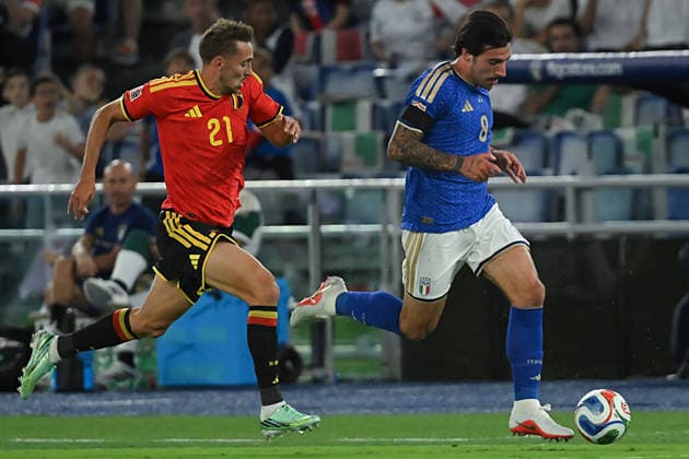 SOCCER - UEFA Nations League - Italy vs. Belgium Photo by IPA ABACAPRESS.COM88978073 - Timothy Castagne (forward) of Belgium and Sandro Tonali (midfielder) of Italy during Matchday 1 of the Nations League between Italy and Belgium at the Olympic Stadium in Italy on September 25, 2026. Mattia Vian Rome Italy  Copyright: xIPAxSport ABACAx