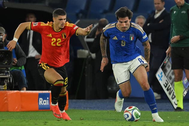 IPA88978513 - Matias Fernandez-Pardo (Forward) of Belgium and Sandro Tonali (Midfielder) of Italy during Matchday 1 of the Nations League between Italy and Belgium at the Olympic Stadium in Italy on September 25, 2026. Mattia Vian  Copyright: xMattiaxVian IPAxSportx xx IPA88978513