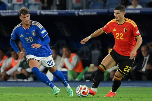 SOCCER - UEFA Nations League - Italy vs. Belgium Photo by IPA ABACAPRESS.COM88978527 - Daniel Maldini (midfielder) of Italy and Matias Fernandez-Pardo (forward) of Belgium during Matchday 1 of the Nations League between Italy and Belgium at the Olympic Stadium in Italy on September 25, 2026. Mattia Vian Rome Italy  Copyright: xIPAxSport ABACAx