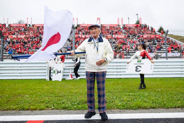 FIA WEC - 6 HOURS OF FUJI 2026 Sir Jackie Stewart waving the Japanese Flag for the start during the 6 Hours of Fuji 2026, 6th round of the 2026 FIA World Endurance Championship, from September 25 to 27, 2026 on the Fuji Speedway in Oyama, Shizuoka, Japan - OyamaJapan  Copyright: xJULIENxDELFOSSEx