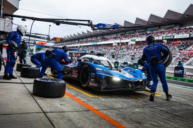 FIA WEC - 6 HOURS OF FUJI 2026 36 GOUNON Jules (fra), MARTINS Victor (fra), Alpine Endurance Team, Alpine A424 36, Hypercar, action pitstop, arrêt aux stands during the 6 Hours of Fuji 2026, 6th round of the 2026 FIA World Endurance Championship, from September 25 to 27, 2026 on the Fuji Speedway in Oyama, Shizuoka, Japan - OyamaJapan Copyright: xANTONINxVINCENTx