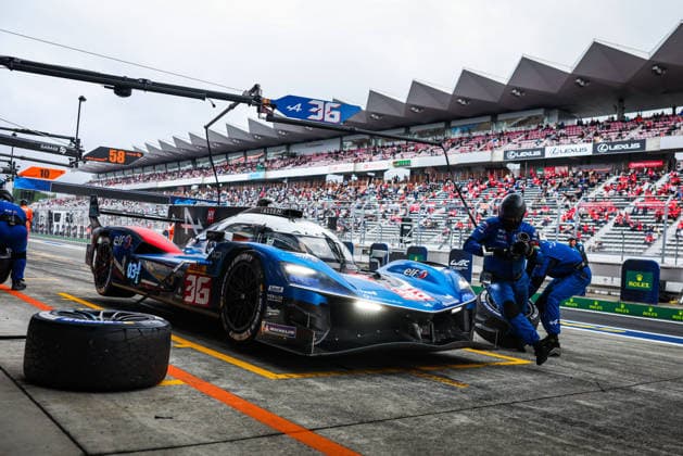 FIA WEC - 6 HOURS OF FUJI 2026 36 GOUNON Jules (fra), MARTINS Victor (fra), Alpine Endurance Team, Alpine A424 36, Hypercar, action pitstop, arrêt aux stands during the 6 Hours of Fuji 2026, 6th round of the 2026 FIA World Endurance Championship, from September 25 to 27, 2026 on the Fuji Speedway in Oyama, Shizuoka, Japan - OyamaJapan Copyright: xANTONINxVINCENTx