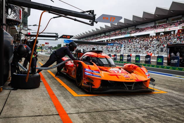 FIA WEC - 6 HOURS OF FUJI 2026 17 DERANI Pipo (bra), JAUBERT Mathys (fra), LOTTERER Andrà (ger), Genesis Magma Racing, Genesis GMR-001 17, Hypercar, action pitstop, arrêt aux stands during the 6 Hours of Fuji 2026, 6th round of the 2026 FIA World Endurance Championship, from September 25 to 27, 2026 on the Fuji Speedway in Oyama, Shizuoka, Japan - OyamaJapan Copyright: xANTONINxVINCENTx