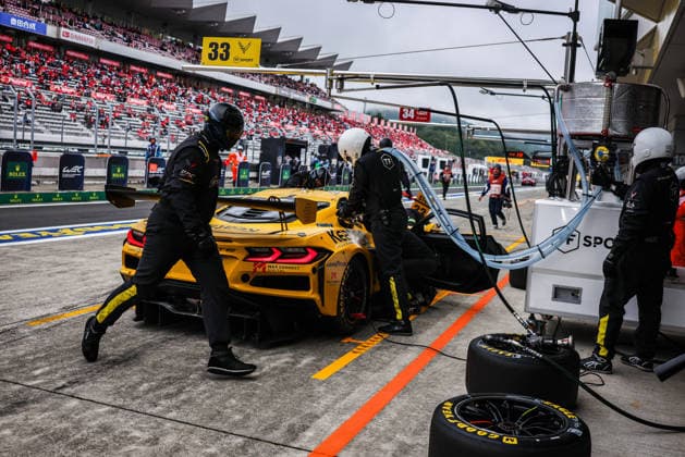 FIA WEC - 6 HOURS OF FUJI 2026 33 KEATING Ben (usa), EDGAR Jonny (gbr), CASTBURG Nicky (nld), TF Corvette Z06 GT3.R 33, LM GT3, action pitstop, arrêt aux stands during the 6 Hours of Fuji 2026, 6th round of the 2026 FIA World Endurance Championship, from September 25 to 27, 2026 on the Fuji Speedway in Oyama, Shizuoka, Japan - OyamaJapan Copyright: xANTONINxVINCENTx