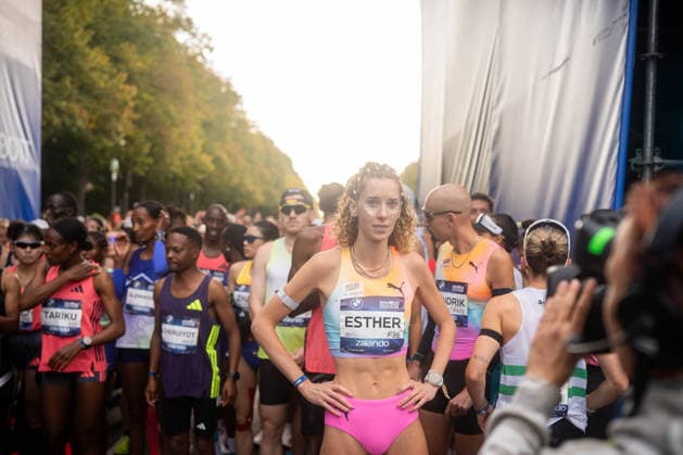 BERLIN, GERMANY - SEPTEMBER 27, 2026: Esther Pfeiffer (GER, Düsseldorf Athletics) at the startling by the 52. BMW Berlin Marathon at Berlin on September 27, 2026 in Berlin, Germany. Copyright: xBEAUTIFULxSPORTS Kuehnx
