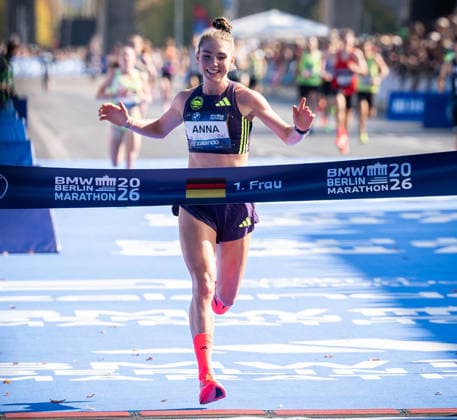 BERLIN, GERMANY - SEPTEMBER 27, 2026: Anna Langerwisch (GER, Marathon Team Berlin) first German by the 52. BMW Berlin Marathon at Berlin on September 27, 2026 in Berlin, Germany. Copyright: xBEAUTIFULxSPORTS Kuehnx