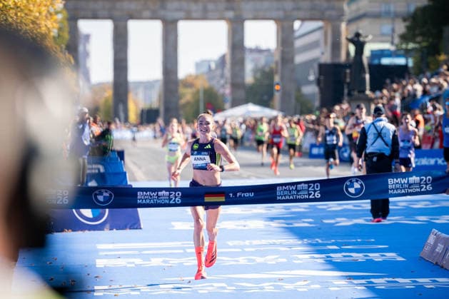 BERLIN, GERMANY - SEPTEMBER 27, 2026: Anna Langerwisch (GER, Marathon Team Berlin) first German at the 52. BMW Berlin Marathon at Berlin on September 27, 2026 in Berlin, Germany. Copyright: xBEAUTIFULxSPORTS Kuehnx