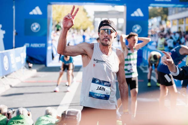 27.09.26, BMW Berlin Marathon 2026, Berlin Jan Frodeno (Germany) celebration in the finish area Berlin Berlin BE Deutschland