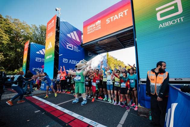 27.09.26, BMW Berlin Marathon 2026, Berlin Motivated Runners at the start area Berlin Berlin BE Deutschland