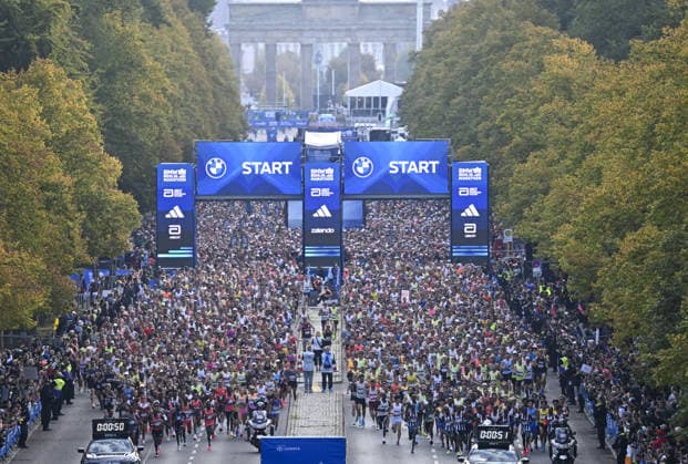 Thousands take part in 2026 Berlin Marathon BERLIN, GERMANY - SEPTEMBER 27: Thousands of runners fill the course during the 2026 Berlin Marathon as participants from around the world compete over the 42.195-kilometer route through the German capital, on September 27, 2026 in Berlin, Germany. The race passes several of the city s major landmarks as athletes push toward the finish line. Halil Sagirkaya Anadolu Berlin Germany. Editorial use only. Please get in touch for any other usage.  Copyright: x2026xAnadoluxHalilxSagirkayax