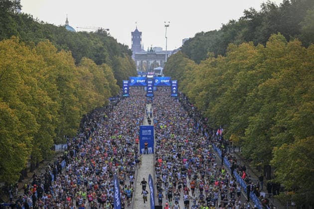 Thousands take part in 2026 Berlin Marathon BERLIN, GERMANY - SEPTEMBER 27: Thousands of runners fill the course during the 2026 Berlin Marathon as participants from around the world compete over the 42.195-kilometer route through the German capital, on September 27, 2026 in Berlin, Germany. The race passes several of the city s major landmarks as athletes push toward the finish line. Halil Sagirkaya Anadolu Berlin Germany. Editorial use only. Please get in touch for any other usage.  Copyright: x2026xAnadoluxHalilxSagirkayax