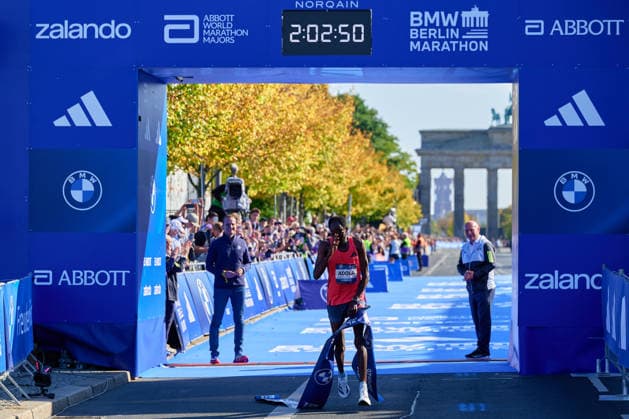 Guye Adola (ETH), Winner, 1st Place, Finish Line, GER, BMW Generali Berlin Marathon 2026, September 27, 2026, GER, BMW Generali Berlin Marathon 2026, September 27, 2026, Berlin Copyright: xClaudiusxRauch,xEibner-Pressefotox xClaudiusxRauchx EP_CRH