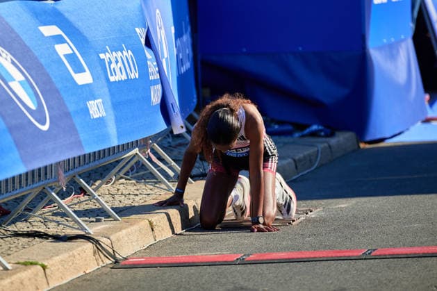 Tagst Assefa, crossing the finish line, women s winner, completely exhausted, GER, BMW Generali Berlin Marathon 2026, September 27, 2026, GER, BMW Generali Berlin Marathon 2026, September 27, 2026, Berlin Copyright: xClaudiusxRauch,xEibner-Pressefotox xClaudiusxRauchx EP_CRH