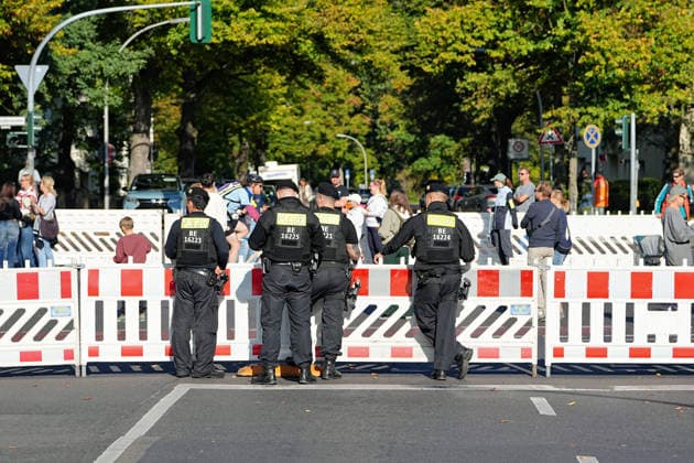 Berlin, September 27, 2026, 52nd BMW Berlin Marathon, Scenes from Hohenzollerndamm in the Wilmersdorf district