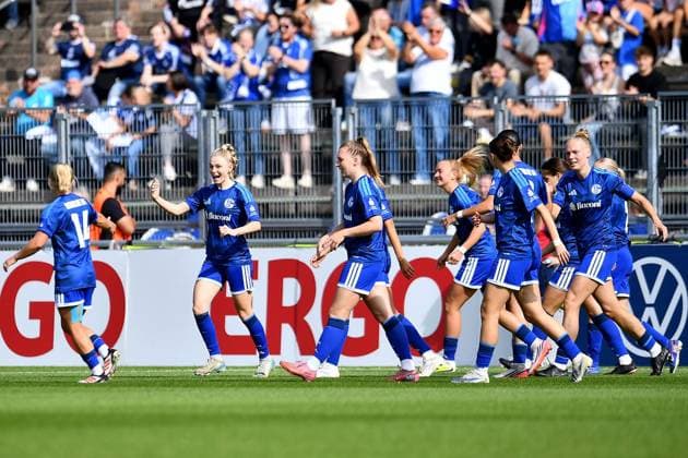 Schalke 04 vs. SGS Essen ** FOR EDITORIAL PURPOSES ONLY ** EDITORIAL USE ONLY ** Women s soccer, DFB Cup, 1st round: Schalke 04 vs. SGS Essen on September 27, 2026, at the Parkstadion in Gelsenkirchen. Celebrations following the 1-0 goal by Jolina Opladen. Schalke 04, Germany, North Rhine-Westphalia, Gelsenkirchen. Copyright ThorstenxTillmann Copyright: ThorstenxTillmann doc87s745b9ko5xlcpiqw7 ,EDITORIAL USE ONLY Copyright: ThorstenxTillmann