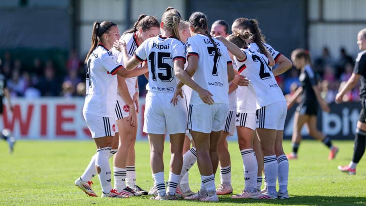 Players from 1 FC Nürnberg celebrating a goal, cheering, jubilant, optimistic, game scene, highlight, joy over the goal that made it 0–1, DFB REGULATIONS PROHIBIT ANY USE OF PHOTOGRAPHS AS SEQUENCE IMAGES AND OR VIDEO-LIKE PHOTO SERIES DFB REGULATIONS PROHIBIT ANY USE OF PHOTOGRAPHS AS IMAGE SEQUENCE, September 27, 2026, Bremen, Germany, soccer, DFB Women’s Cup, ATS Colorful Goal 1 FC Nuremberg xobx
