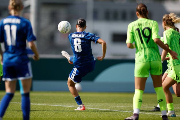 Soccer I Women s I 2026–2027 Season I DFB Cup I FC Schalke 04 vs. SGS Essen I September 27, 2026 Dana Salic 8, FC Schalke 04 tries to play the ball further into the penalty area Gelsenkirchen Parkstadion North Rhine-Westphalia Germany Copyright: xLobeca CedricxSiefkerx