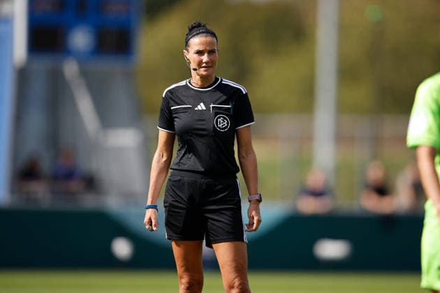 Soccer I Women s I 2026–2027 Season I DFB Cup I FC Schalke 04 vs. SGS Essen I September 27, 2026 Nadine Westerhoff, Referee – Cutout, Close-up, Portrait, Single photo, single image, body Gelsenkirchen Parkstadion North Rhine-Westphalia Germany Copyright: xLobeca CedricxSiefkerx