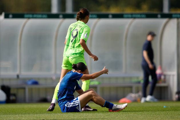Soccer I Women s I 2026–2027 Season I DFB Cup I FC Schalke 04 vs. SGS Essen I September 27, 2026 Dana Salic 8, FC Schalke 04 wants a free kick after a tackle and is frustrated Gelsenkirchen Parkstadion North Rhine-Westphalia Germany Copyright: xLobeca CedricxSiefkerx