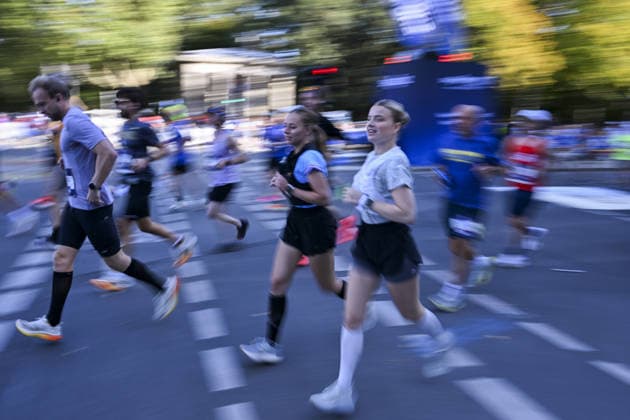2026 Berlin Marathon BERLIN, GERMANY - SEPTEMBER 27: Athletes race through the city during the 2026 Berlin Marathon, where thousands of runners from around the world competed over a 42.195-kilometer course passing iconic landmarks in Berlin, Germany on September 27, 2026. Halil Sagirkaya Anadolu Berlin Germany. Editorial use only. Please get in touch for any other usage.  Copyright: x2026xAnadoluxHalilxSagirkayax