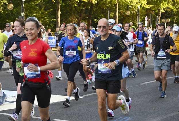 2026 Berlin Marathon BERLIN, GERMANY - SEPTEMBER 27: Athletes race through the city during the 2026 Berlin Marathon, where thousands of runners from around the world competed over a 42.195-kilometer course passing iconic landmarks in Berlin, Germany on September 27, 2026. Halil Sagirkaya Anadolu Berlin Germany. Editorial use only. Please get in touch for any other usage.  Copyright: x2026xAnadoluxHalilxSagirkayax