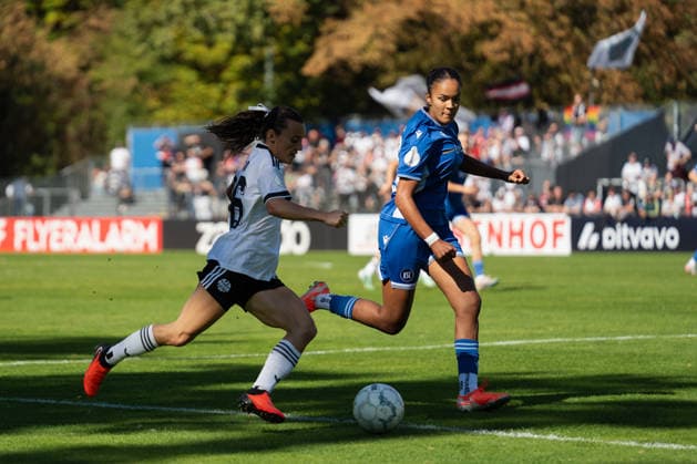 September 27, 2026, xjyhynx, Women s DFB Cup First Round, Karlsruher SC vs. Eintracht Frankfurt, from left: Ainhoa Alguacil, 26, Eintracht Frankfurt in a tackle with Cora Obenson, 20, Karlsruher SC, Karlsruhe