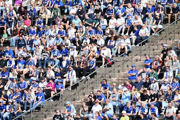 Schalke 04 vs. SGS Essen ** FOR EDITORIAL USE ONLY ** EDITORIAL USE ONLY ** Women s Soccer, DFB Cup, 1st Round: Schalke 04 vs. SGS Essen on September 27, 2026, at the Parkstadion in Gelsenkirchen. Fans at the game. Germany, North Rhine-Westphalia, Gelsenkirchen. Copyright ThorstenxTillmann Copyright: ThorstenxTillmann doc87s7s79oyx2sn7cbhhv ,EDITORIAL USE ONLY Copyright: ThorstenxTillmann