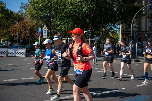 Thousands take part in Berlin Marathon BERLIN, GERMANY, SEPTEMBER 27, 2026: Thousands of runners take part in the Berlin Marathon, following the 42.195-kilometre course through the streets of the German capital. The annual race brings together elite athletes and amateur runners from around the world. Berlin Germany Copyright: x xjessxflomx xJNAxPressx