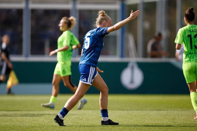 Soccer I Women s I 2026–2027 Season I DFB Cup I FC Schalke 04 vs. SGS Essen I September 27, 2026 Lilly Stojan 5, FC Schalke 04, looks frustrated after conceding a goal Gelsenkirchen Parkstadion North Rhine-Westphalia Germany Copyright: xLobeca CedricxSiefkerx