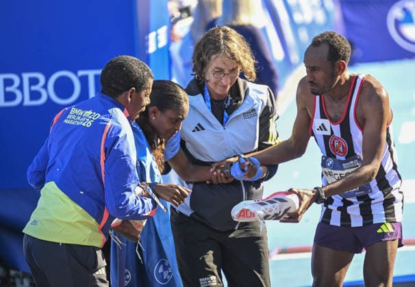 2026 Berlin Marathon BERLIN, GERMANY - SEPTEMBER 27: Ethiopian Tigst Assefa is seen after injury following winning the women category the 2026 Berlin Marathon, where thousands of runners from around the world competed over a 42.195-kilometer course passing iconic landmarks in Berlin, Germany on September 27, 2026. Halil Sagirkaya Anadolu Berlin Germany. Editorial use only. Please get in touch for any other usage.  Copyright: x2026xAnadoluxHalilxSagirkayax