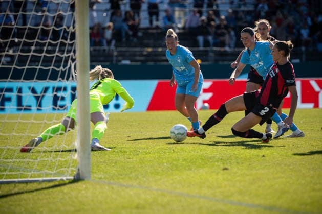 DFB Cup: FC Viktoria Berlin vs. Bayer 04 Leverkusen Berlin, September 27, 2026 DFB Cup Women s Selina OSTERMEIER of Bayer 04 Leverkusen 2 has a chance to take the lead during the match between FC Viktoria Berlin and Bayer 04 Leverkusen at Lichterfelde Stadium on September 27, 2026, in Berlin, Germany Copyright: xBEAUTIFULxSPORTS Kuehnx