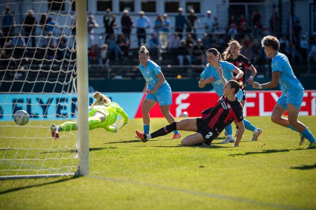 DFB Cup: FC Viktoria Berlin vs. Bayer 04 Leverkusen Berlin, September 27, 2026 DFB Women s Cup: Selina OSTERMEIER of Bayer 04 Leverkusen 2 has a chance to take the lead during the match between FC Viktoria Berlin and Bayer 04 Leverkusen at Lichterfelde Stadium on September 27, 2026, in Berlin, Germany Copyright: xBEAUTIFULxSPORTS Kuehnx