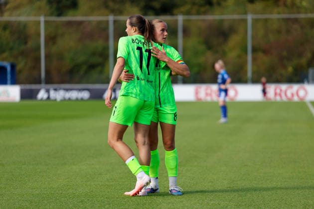 Soccer I Women I 2026–2027 Season I DFB Cup I FC Schalke 04 vs. SGS Essen I September 27, 2026 Helen Börner 11, SGS Essen Antonia Baaß 8, SGS Essen players celebrate their victory after the game and hug each other at the Parkstadion in Gelsenkirchen, North Rhine-Westphalia, Germany Copyright: xLobeca CedricxSiefkerx
