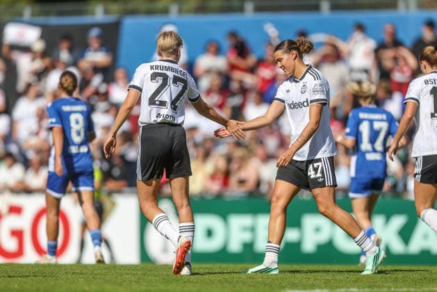 GER, Karlsruhe, Karlsruher SC vs. Eintracht Frankfurt, SC, DFB Women s Cup, Soccer, DFB, 2026–2027 season, Badenia Stadium, Round 1: Pictured from left, Paulina Krumbiegel (Eintracht Frankfurt Women’s Team, No. 27) and Larissa Mühlhaus (Eintracht Frankfurt Women’s Team, No. 47), goal, celebration and joy, emotions. DFB and DFL regulations prohibit any use of photographs as image sequences and or quasi-video. September 27, 2026 Copyright: HMBxMedia HendrikxHamelau
