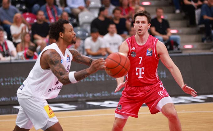 DeLonnie Hunt of MBC goes for the ball against Grayson Murphy in Bonn, Bonn, Germany, September 27, 2026, Basketball Bundesliga, Matchday 3, Telekom Baskets Bonn vs. Syntainics MBC