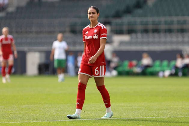 Kassandra Potsi of FC Bayern Munich looks on during the DFB Women s Cup match between Borussia Mönchengladbach and FC Bayern Munich at ista Borussia Park on September 27, 2026, in Mönchengladbach, Germany. Photo by Oliver Kaelke, DeFodi Images. Kassandra Potsi of FC Bayern Munich looks on during the DFB Women’s Cup match between Borussia Mönchengladbach and FC Bayern Munich at ista Borussia Park on September 27, 2026 in Mönchengladbach, Germany. Photo by Oliver Kaelke, DeFodi Images. DFB and DFL regulations prohibit any use of photographs as image sequences and or quasi-video. Photo by Oliver Kaelke, DeFodi Images.